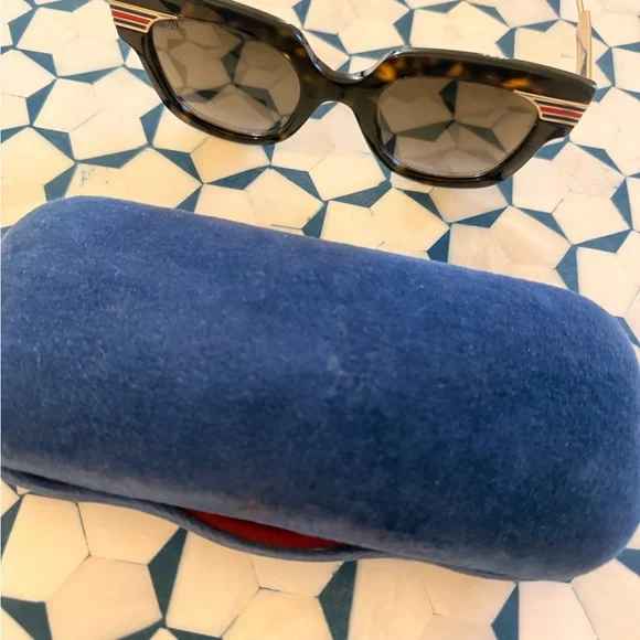 Gucci Brown square Sunglasses with Red and blue Accents glitter